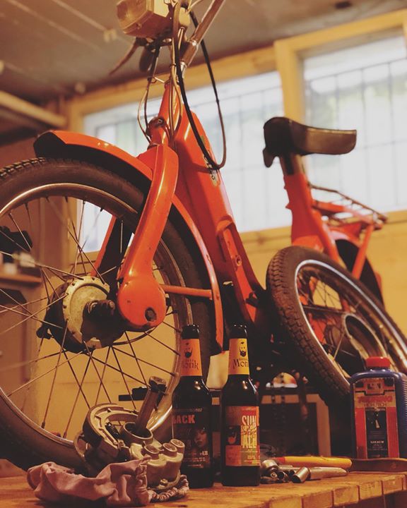 Ab in den Feierabend. Urban Monk hilft beim Getriebe revidieren. 